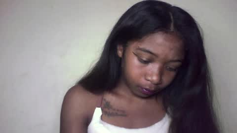 queennaya online show from 07/24/26, 05:44