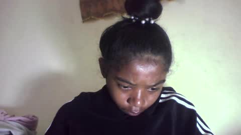 queennaya online show from 07/28/26, 08:52