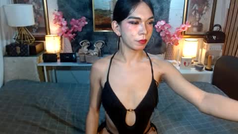 queennira online show from 07/03/26, 07:15