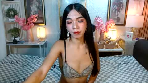 queennira online show from 07/14/26, 05:34