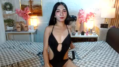 queennira online show from 07/18/26, 01:43