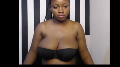 Zoey online show from 10/16/25, 12:33