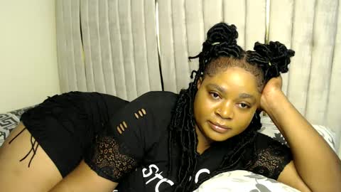 Snapshot of queenofsouls chatting on 12/02/24, 02:09 . online show from 12/02/24, 02:09