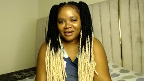 Snapshot of queenofsouls chatting on 12/12/24, 08:03 . online show from 12/12/24, 08:03