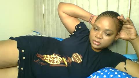 Snapshot of queenofsouls chatting on 01/21/25, 06:22 . online show from 01/21/25, 06:22