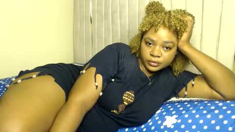 Snapshot of queenofsouls chatting on 09/21/25, 03:41 . online show from 09/21/25, 03:41