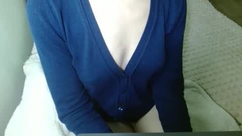 queenoftenderness online show from 02/15/26, 08:27