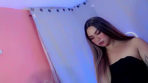 QUEEN online show from 01/27/25, 11:54