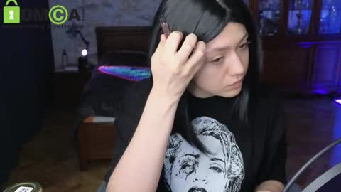     follow my new insta  online show from 12/18/25, 09:37