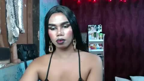queenpinayebony_xx online show from 03/27/26, 02:17