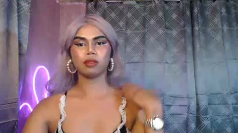 Snapshot of queenpinayebony_xx chatting on 04/19/26, 12:59 queenpinayebony_xx online show from 04/19/26, 12:59