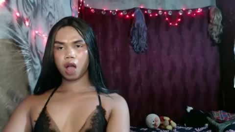 Snapshot of queenpinayebony_xx chatting on 05/16/26, 12:59 queenpinayebony_xx online show from 05/16/26, 12:59