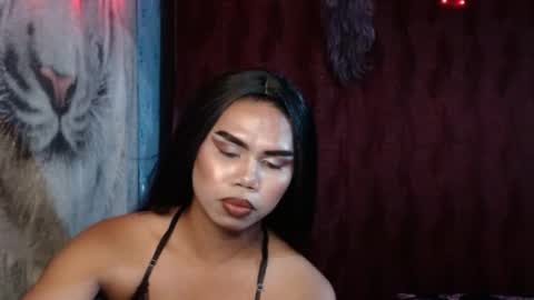 queenpinayebony_xx online show from 07/18/26, 03:49