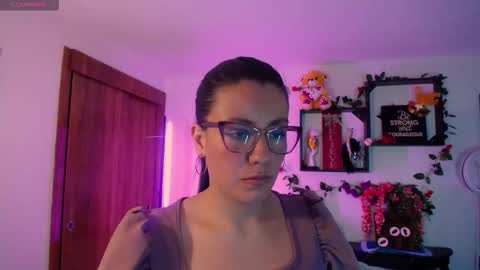 Snapshot of queenrose94 chatting on 02/13/26, 12:56 queenrose94 online show from 02/13/26, 12:56