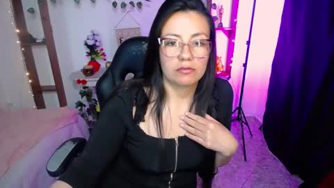 Snapshot of queenrose94 chatting on 03/02/26, 12:45 queenrose94 online show from 03/02/26, 12:45