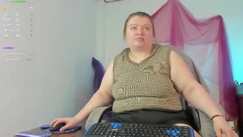 Snapshot of queensami7 chatting on 06/29/26, 02:18 Samantha online show from 06/29/26, 02:18