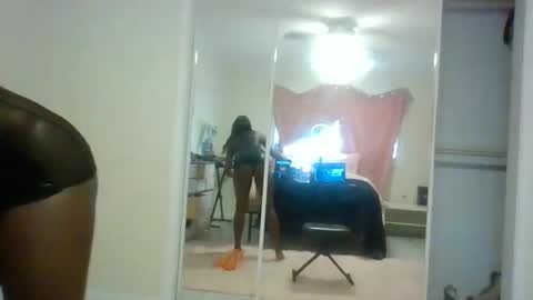 queensandyyy online show from 12/03/25, 07:12