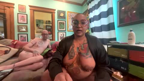 Queen Hilarity online show from 03/18/26, 08:45