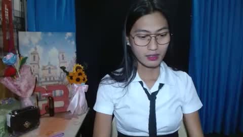 queensteffi online show from 01/04/25, 12:05