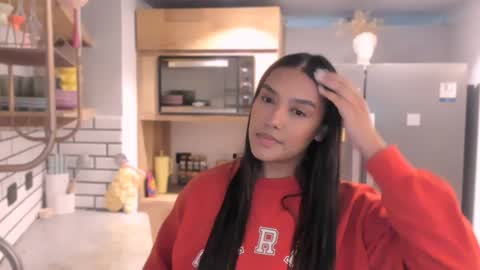 Val  -  online show from 01/04/25, 01:42