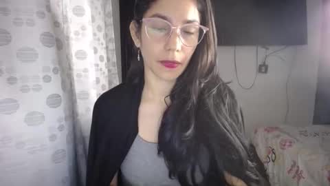 Snapshot of queenvictoria2023 chatting on 12/23/24, 06:44 Paola online show from 12/23/24, 06:44