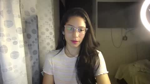 Snapshot of queenvictoria2023 chatting on 01/14/25, 04:36 Paola online show from 01/14/25, 04:36