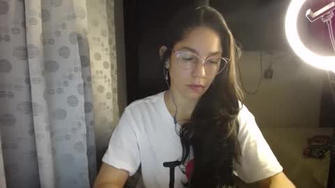 Snapshot of queenvictoria2023 chatting on 01/21/25, 03:59 Paola online show from 01/21/25, 03:59