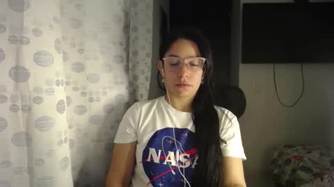 Snapshot of queenvictoria2023 chatting on 05/30/26, 03:25 Paola online show from 05/30/26, 03:25