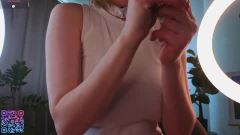 Teri  My favorite vibes 77 101 222 666 online show from 05/26/26, 03:13