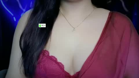Snapshot of quest_queen chatting on 05/24/26, 10:42 zaara online show from 05/24/26, 10:42