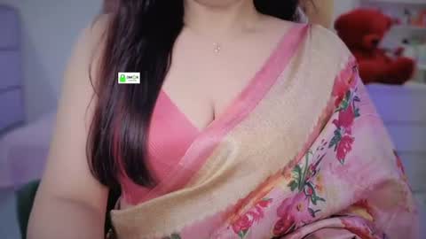 Snapshot of quest_queen chatting on 07/27/26, 03:52 zaara online show from 07/27/26, 03:52