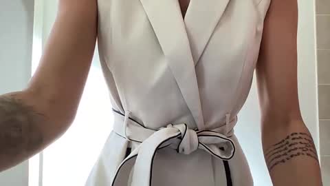 Quinnyelena online show from 02/06/25, 12:16