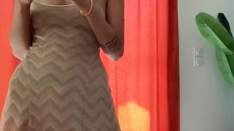 Snapshot of quinnyelena chatting on 05/07/26, 10:31 Quinnyelena online show from 05/07/26, 10:31