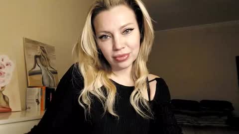 qurli24 online show from 02/25/25, 05:36