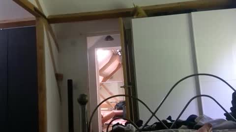 qwertyfish72 online show from 03/25/26, 12:55