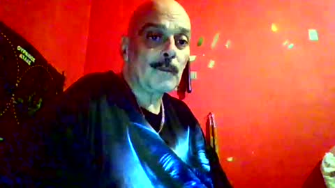 qwertyuiop22348015 online show from 01/11/26, 05:40