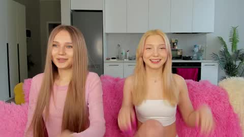 Snapshot of qwoopa chatting on 04/02/26, 08:56 Leya online show from 04/02/26, 08:56