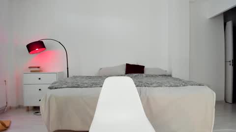 Snapshot of r00xvel chatting on 12/13/24, 07:47 r00xvel online show from 12/13/24, 07:47