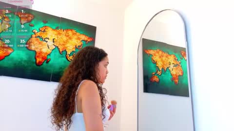 Snapshot of r3d_moons__ chatting on 02/27/26, 06:19 Luna online show from 02/27/26, 06:19