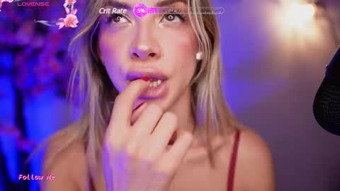 Snapshot of r4veenn chatting on 01/07/25, 06:38 RACHEL BLAKE online show from 01/07/25, 06:38