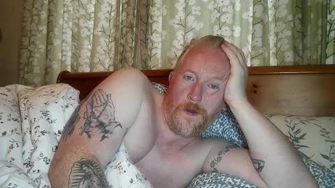 Snapshot of r_o_h_a_n chatting on 10/31/25, 08:59 r_o_h_a_n online show from 10/31/25, 08:59