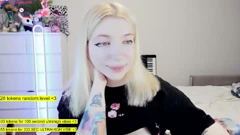 Snapshot of raaaaaaawr chatting on 01/17/26, 02:38 - online show from 01/17/26, 02:38