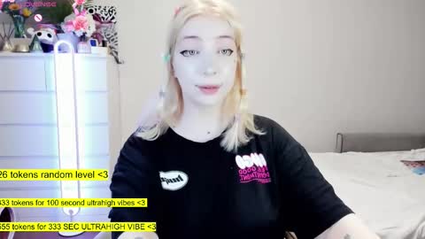 Snapshot of raaaaaaawr chatting on 02/14/26, 04:59 - online show from 02/14/26, 04:59