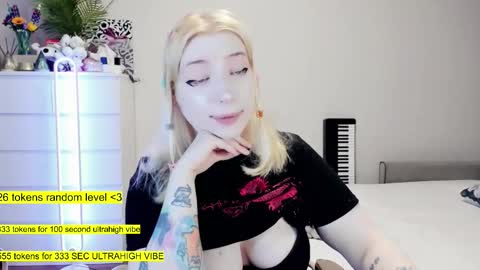 Snapshot of raaaaaaawr chatting on 02/17/26, 07:53 - online show from 02/17/26, 07:53