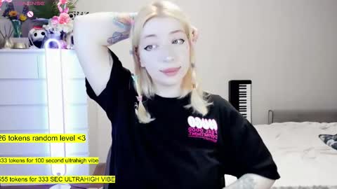 Snapshot of raaaaaaawr chatting on 02/24/26, 01:58 - online show from 02/24/26, 01:58