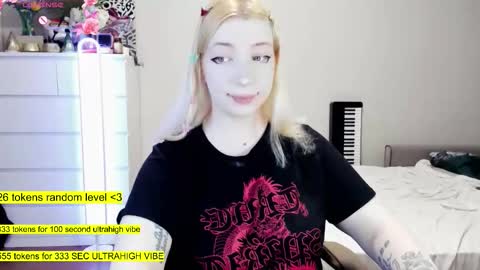 Snapshot of raaaaaaawr chatting on 03/01/26, 03:36 - online show from 03/01/26, 03:36