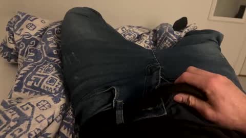 Snapshot of rabbit103 chatting on 01/12/25, 10:01 rabbit103 online show from 01/12/25, 10:01