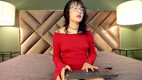 Snapshot of rache_roth chatting on 06/10/26, 10:52 Rachel online show from 06/10/26, 10:52