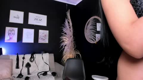 Snapshot of rachel_es chatting on 05/30/26, 05:26 RACHEL ES online show from 05/30/26, 05:26