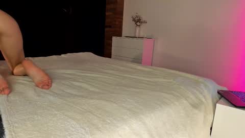 Sherryl online show from 09/25/25, 06:11